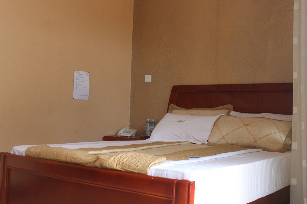 Sal'S Boutique Hotel Kampala Zewnętrze zdjęcie